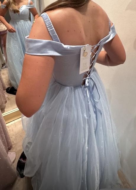 Šaty na ples, stužkovú, 