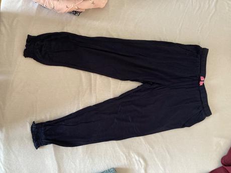 Mix dievčenského oblečenia veľkosti od 122 do 152, 122–134