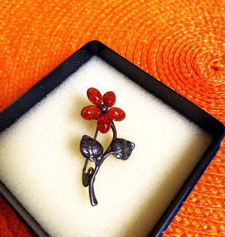 Starožitná vintage jantárová brošňa, 