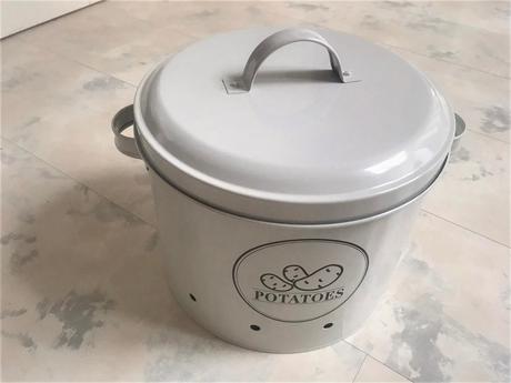 Plechová nádoba na skladovanie zemiakov, 