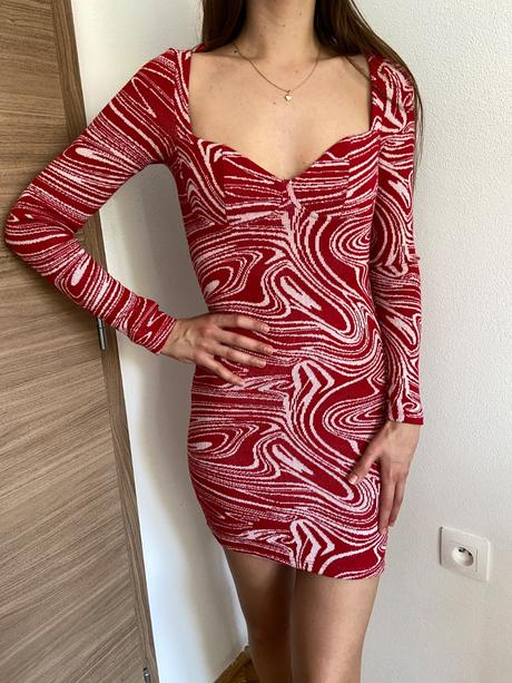 Zaujímavé červené šaty, zara,s
