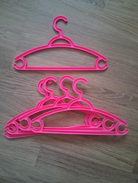 Darujem detské vešiaky -5 kusov, 