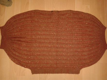 Zaujimavy svetrik, m