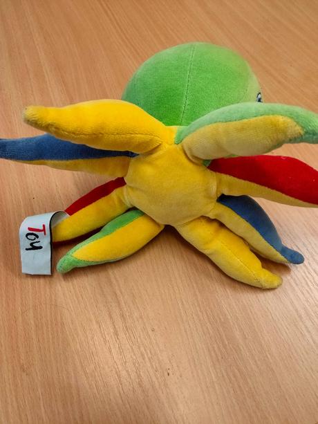 Hrkajúca plyšová chobotnica, 