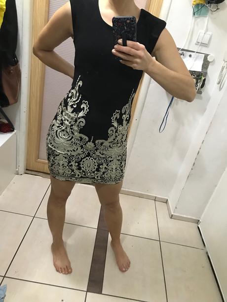 Puzdrové šaty s výšivkou, xs