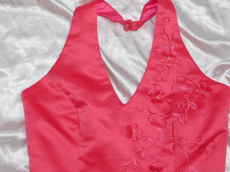 Velmi pekne kvalitne slavnostne saty, 38