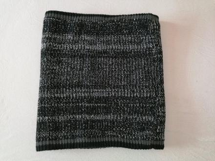 Pletený hrejivý nákrčník,