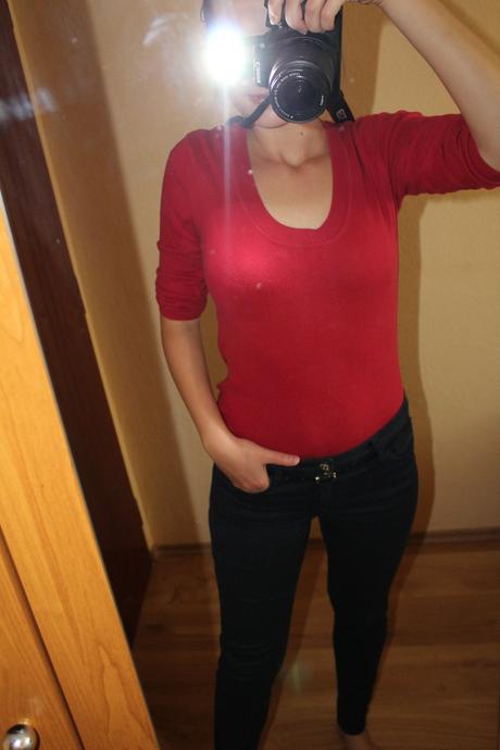 Červený svetrík, gate,s