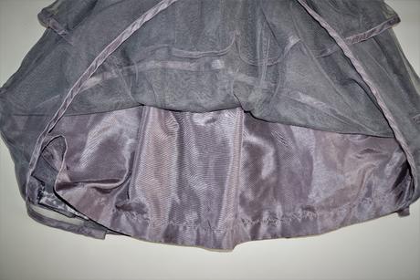 104 volanikove saty,4 r., 104