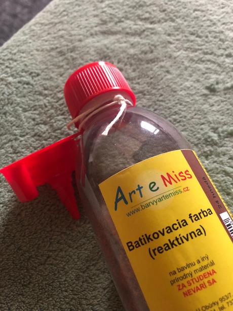 Batikovacia farba,