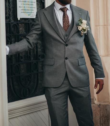 Svadobný oblek gabri, 48