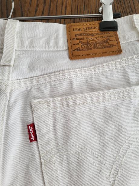 Rifľová bile sukňa, levis,26