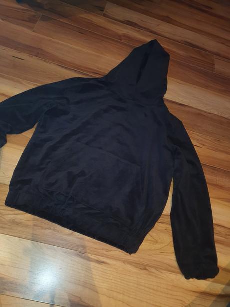 Úžasná čierna mikina 146-152, 146