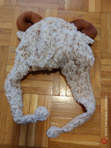 Krasna ciapka baránček, 104