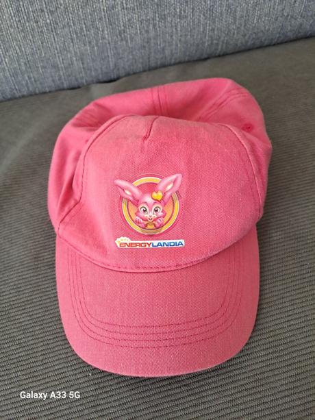 Dievčenská šiltovka, 122