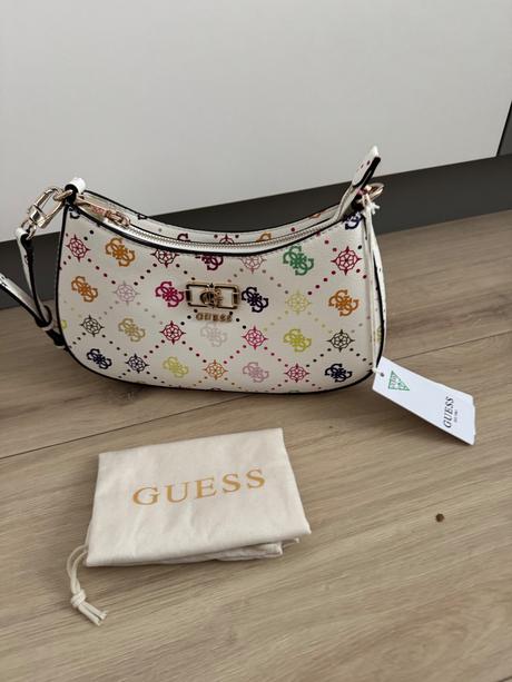 Kabelka guess, guess