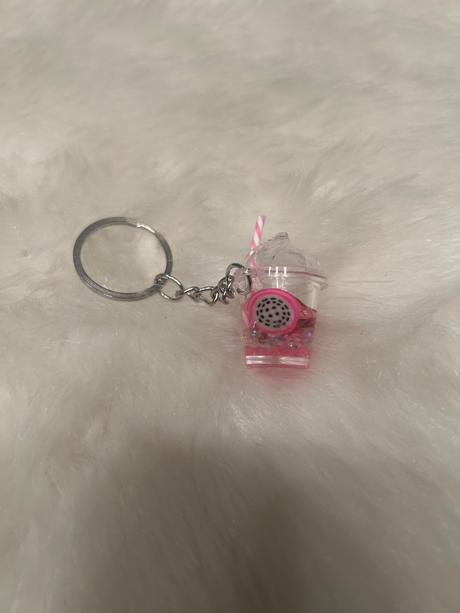 Prívesok na kľúče v tme svietia rôzne farby, 