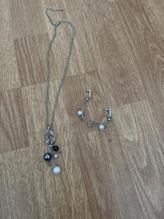 Náhrdelník + naušnice,