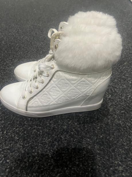 Čižmičky, guess,38