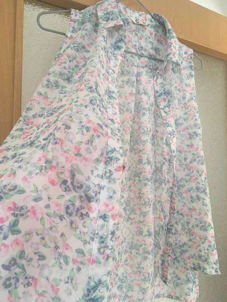 Kvetovaná blúzka, s