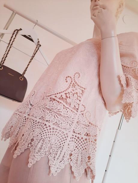 Púdrová krajková blúzka, m