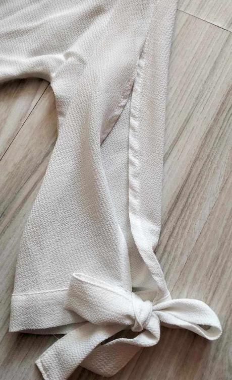 Biela blúzka s mašličkami na rukávoch, v.xl/2xl, xl