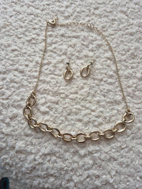 Súprava retiazka a náušnice,