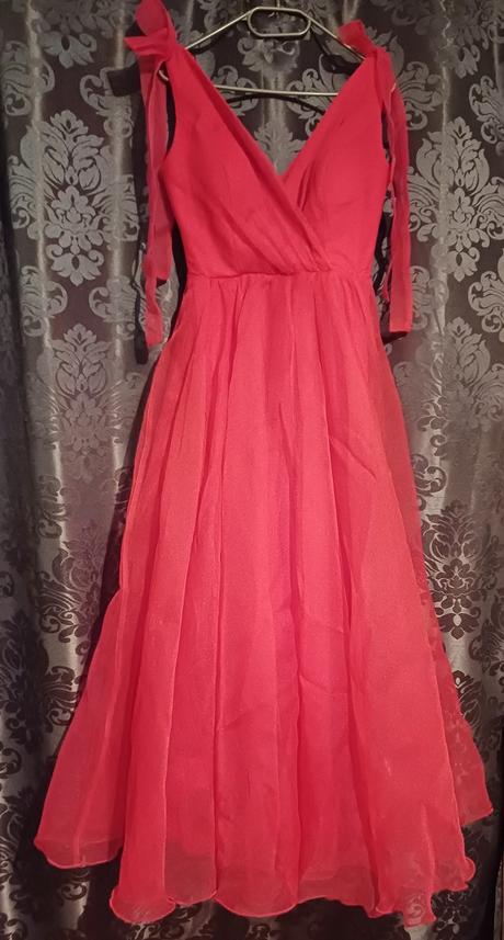 Šaty na stužkovú, 38