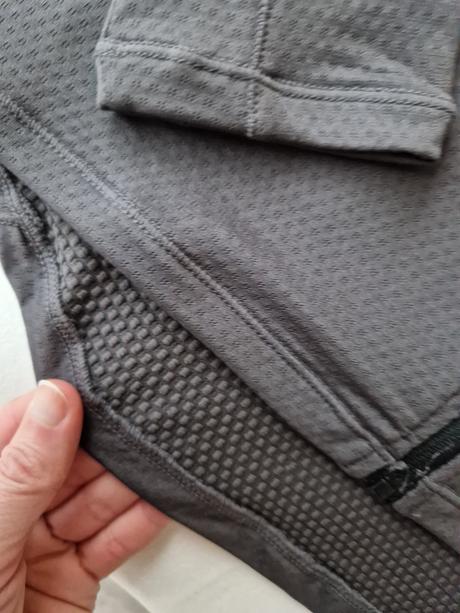 26sa_sportova mikina, h&m,134