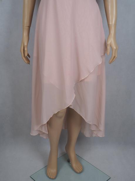 Kvalitné elegantné šaty, 38