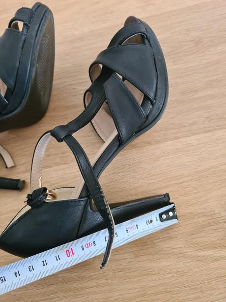 Topanky na opätku, 38