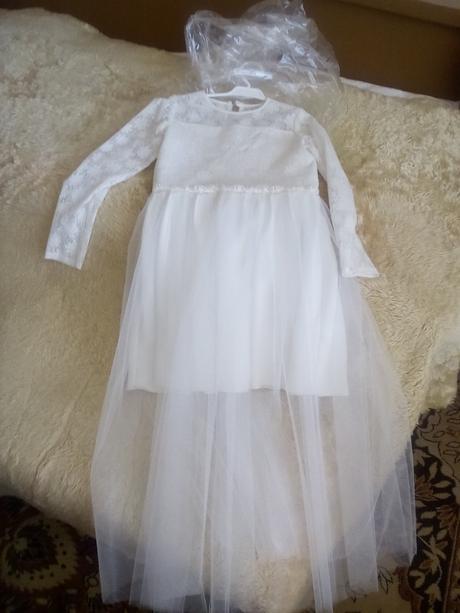 Slávnostné šaty, 152