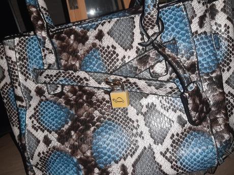 Kabelka carpisa, carpisa