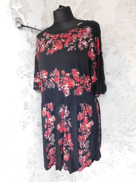 Pekne upletove šaty, gina,46