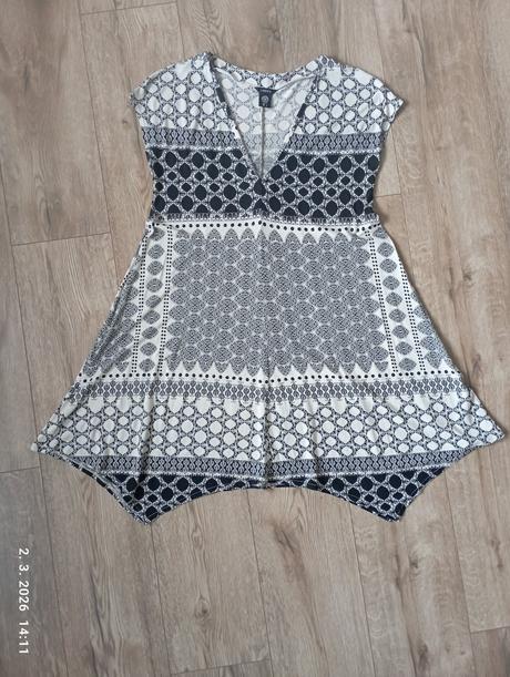 Šaty s hlbokým výstrihom (už s poštovným), lindex,s