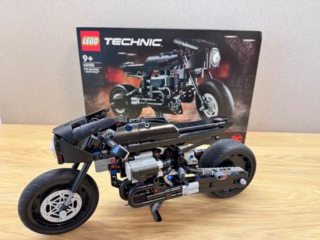 Lego technic batcycle 42155, 