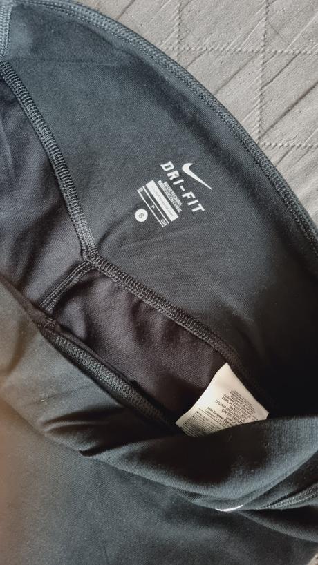 Dámske čierne tristvrtaky, nike,s