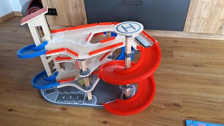 Parkovacia garáž poschodová, 