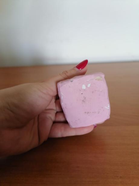 Modliace sa dieťatko zo sadry, 