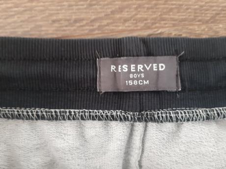 2 ks kratasy, reserved,158