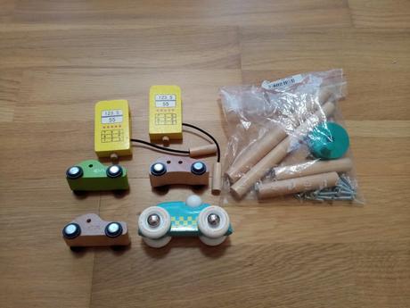 Drevená parkovacia garáž s výťahom, 