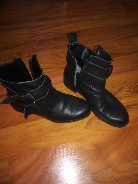 Štýlové kotníkové čierne čižmičky, 40