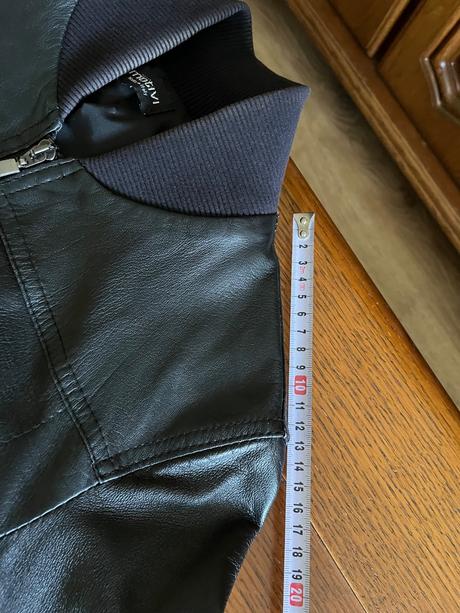 Kožená bunda motivi, s