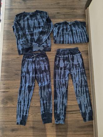 Teplákové súpravy, 146