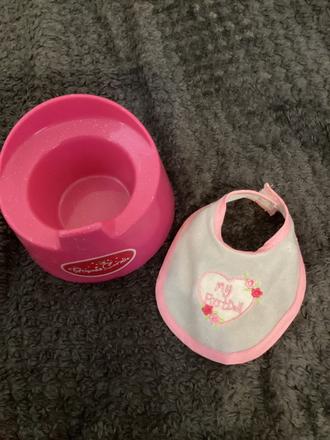 Nočník a podbradnik pre bábiku,