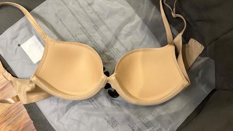 Skims podprsenka nipple ultimate bra 32c, 70c