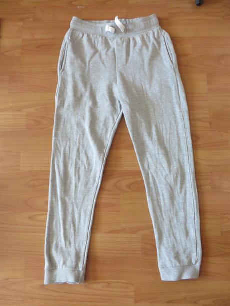 Svetlošedé tepláky - veľ. 140/146 - značka ff, f&f,140