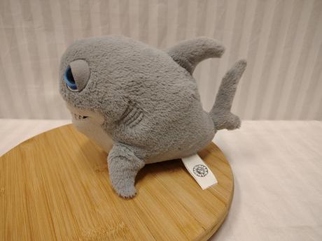 Plyšový sivo biely žralok, ocean buddies, 27 cm, 