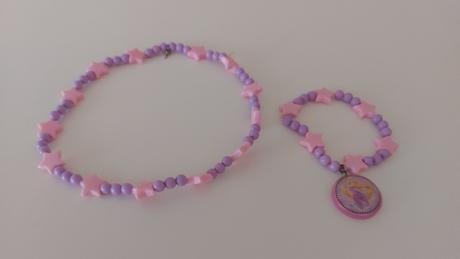 Náhrdelník a náramok, 