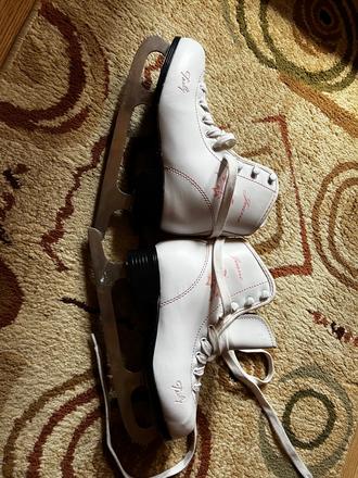 Dievčenské korčule, 36